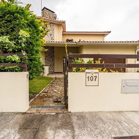 Amorosa Villa, 500M From The Beach By House And People Exterior photo