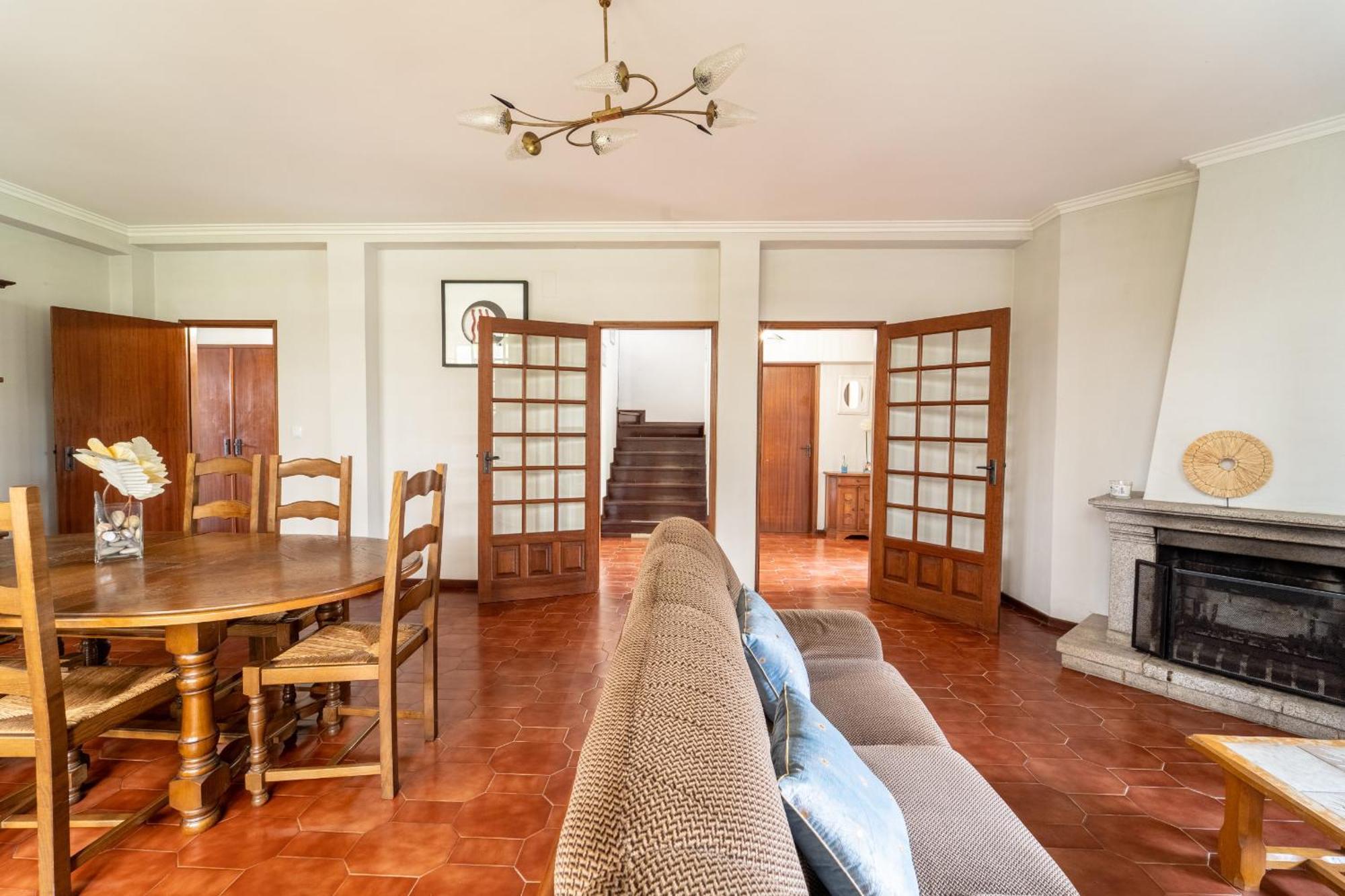 Amorosa Villa, 500M From The Beach By House And People Exterior photo