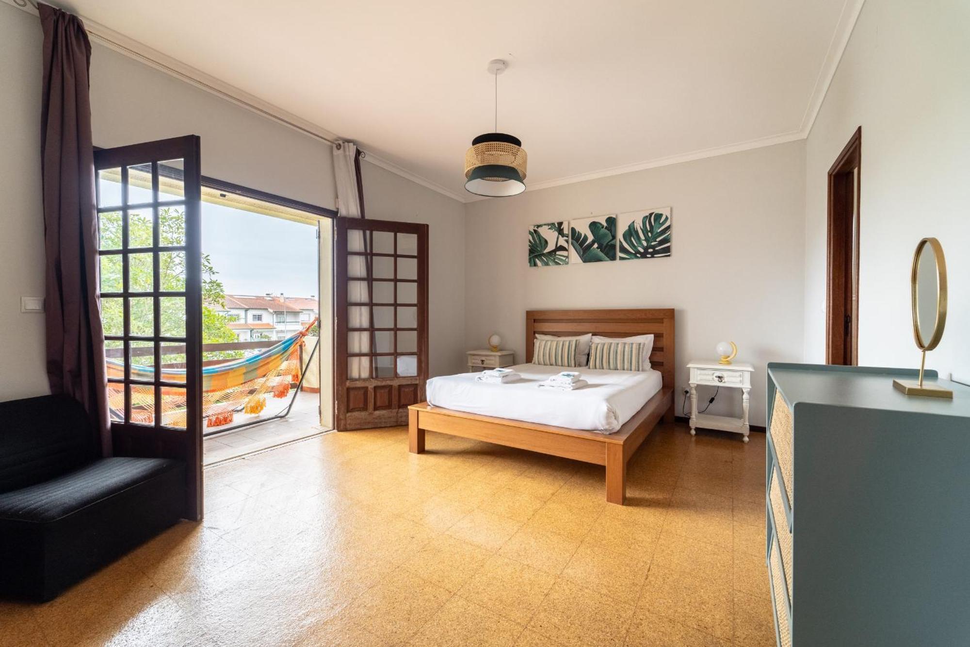 Amorosa Villa, 500M From The Beach By House And People Exterior photo