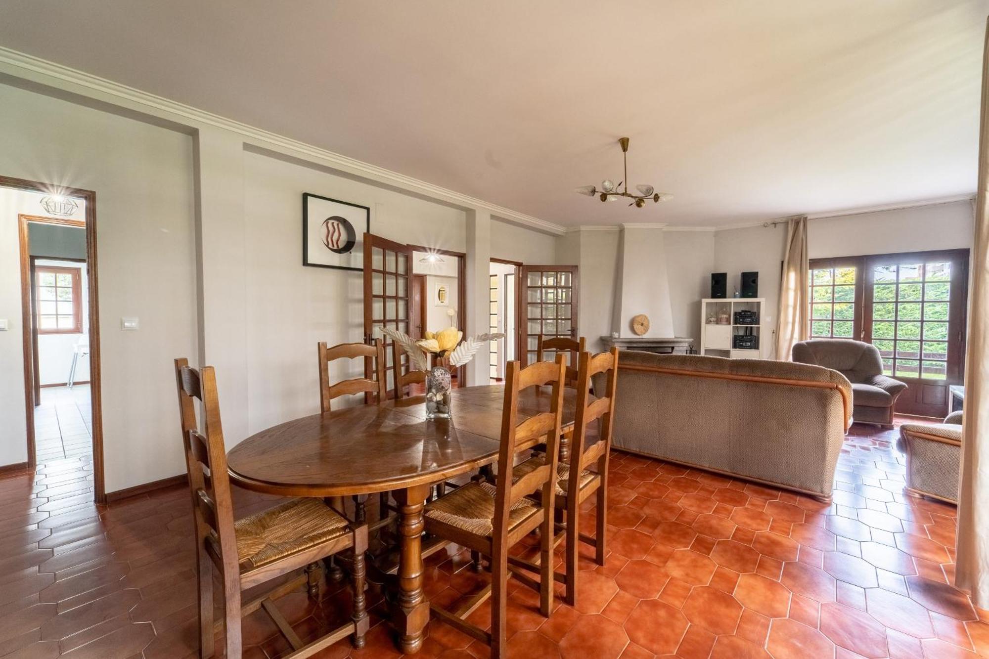 Amorosa Villa, 500M From The Beach By House And People Exterior photo