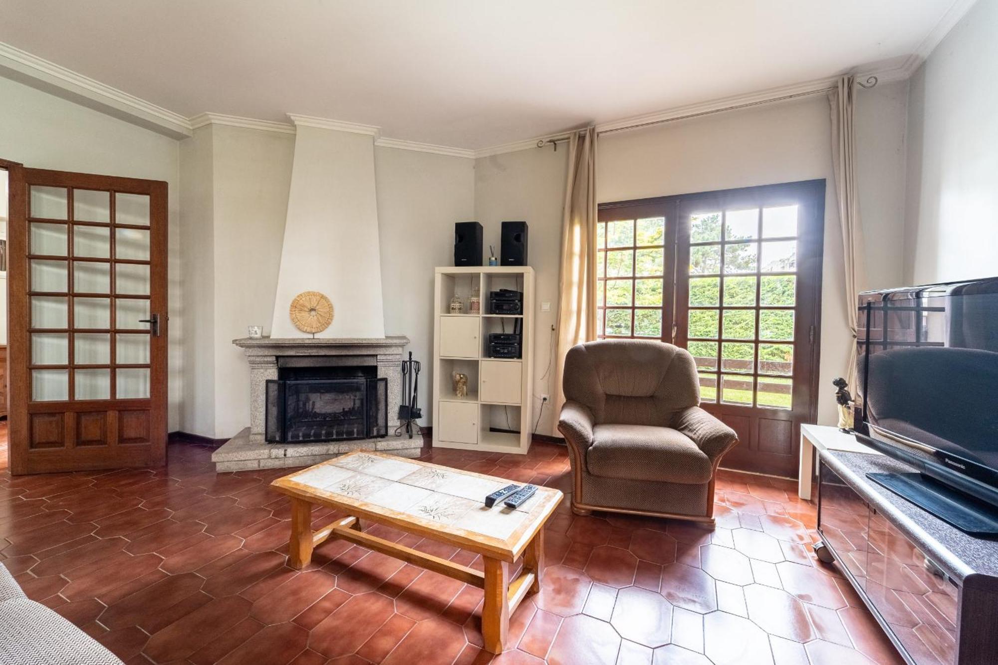 Amorosa Villa, 500M From The Beach By House And People Exterior photo