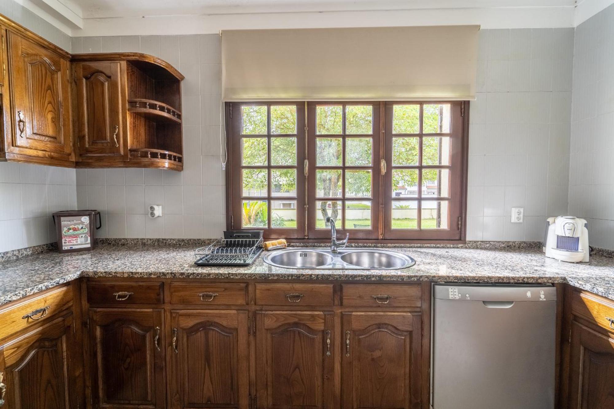Amorosa Villa, 500M From The Beach By House And People Exterior photo