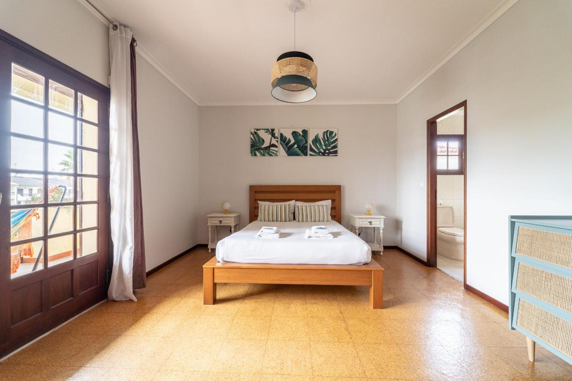 Amorosa Villa, 500M From The Beach By House And People Exterior photo